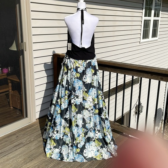 Gorgeous Halter Gown by Blondie Nites - Picture 14 of 17